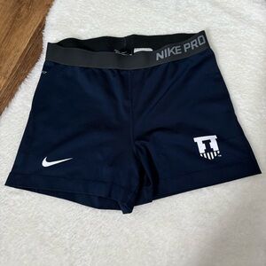Women’s Nike pro shorts (USED) (Size L)